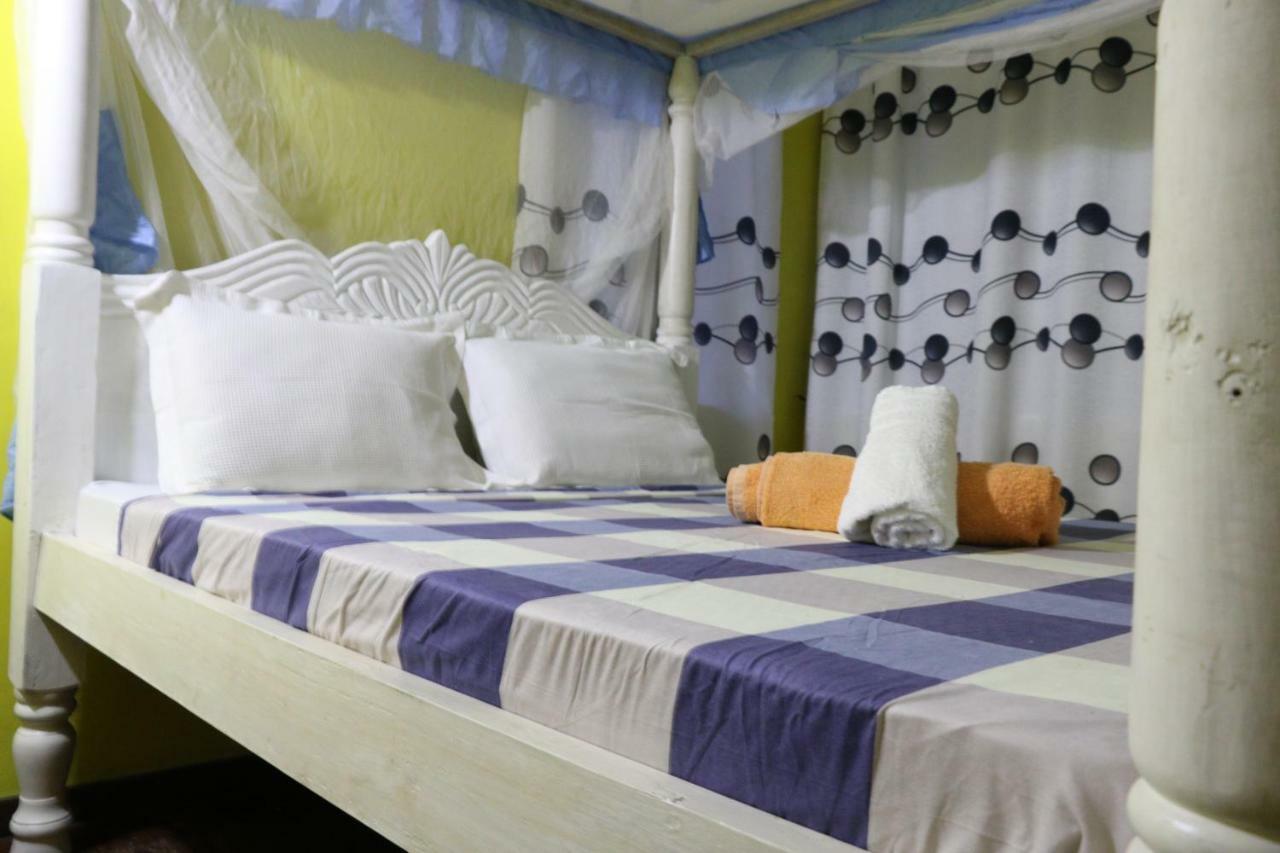 Jua Baharini Bed & Breakfast มาลินดี ภายนอก รูปภาพ