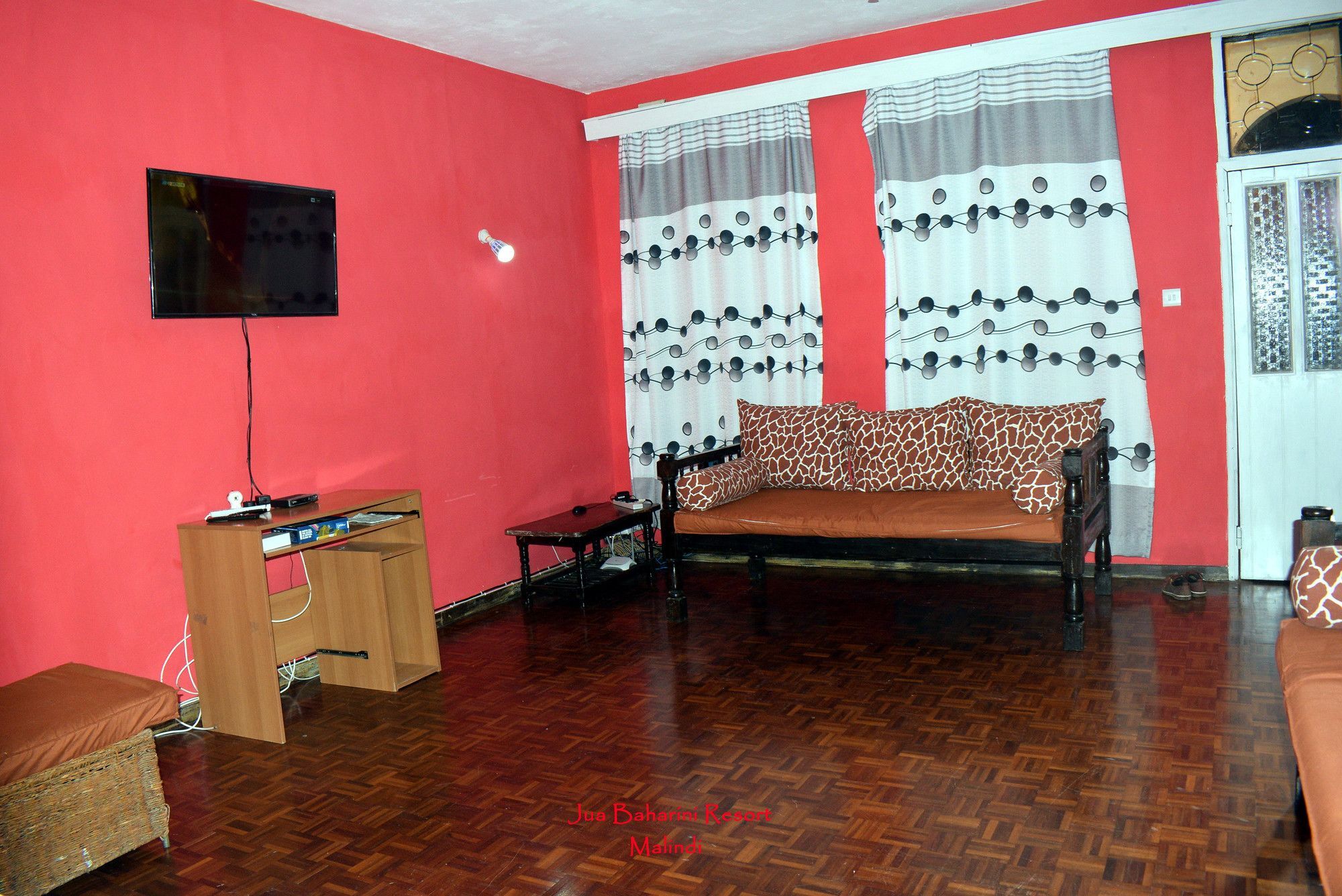 Jua Baharini Bed & Breakfast มาลินดี ภายนอก รูปภาพ